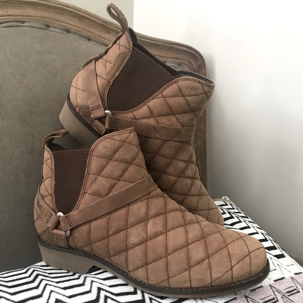 Teva Waterproof Leather Quilted Chelsea Boot